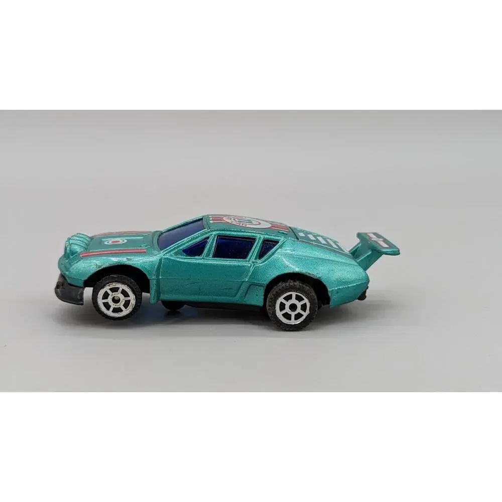 Vintage Leaping Green #11 Diecast Sports Car Made in Macau 1/55 CN113